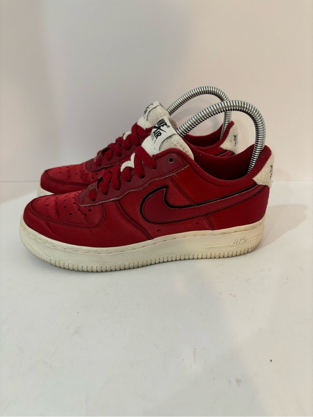 Nike‎ Air Force 1 Low Red Sneakers size 6 - Picture 3 of 9